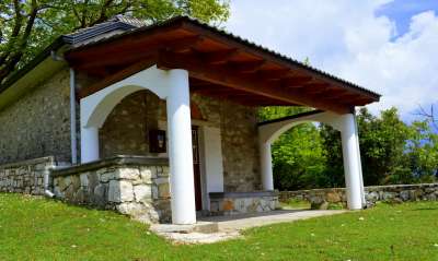 &Iota;&epsilon;&rho;ό&sigmaf; &Nu;&alpha;ό&sigmaf; &Alpha;&gamma;ί&alpha;&sigmaf; &Pi;&alpha;&rho;&alpha;&sigma;&kappa;&epsilon;&upsilon;ή&sigmaf;